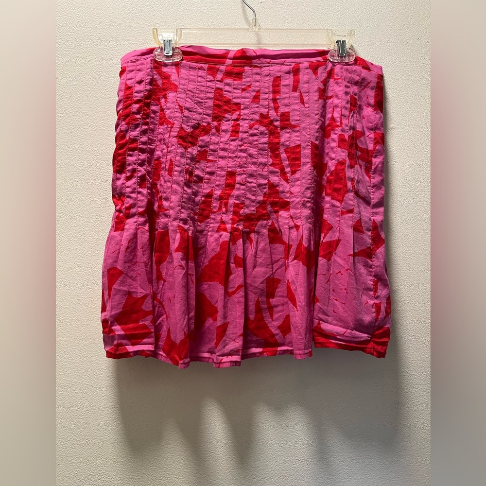 Vineyard Vines Pleated Coastal Preppy-Vibe Stylish Mini Skirt Sz 8, Red and Pink